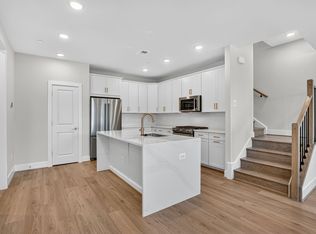 110 Pepperell St, Alexandria, VA 22304