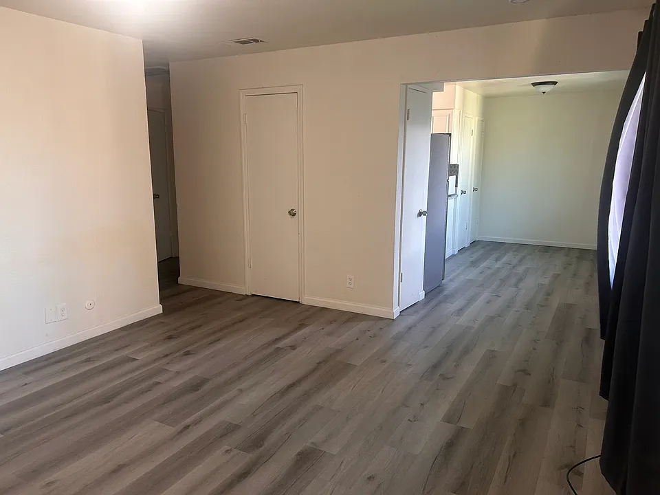 475 N Manila Ave
