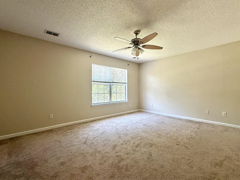 102 Adthan Cir — Photo 29