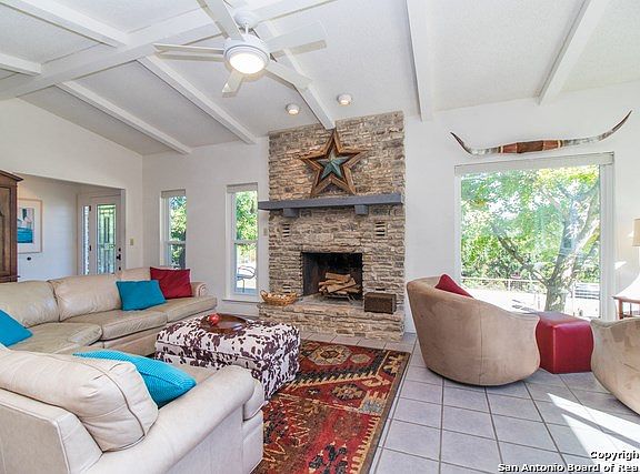 5th image of 780 Barbara Dr