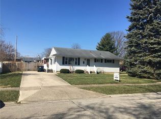 1589 Selkirk Rd, Dayton, OH 45432