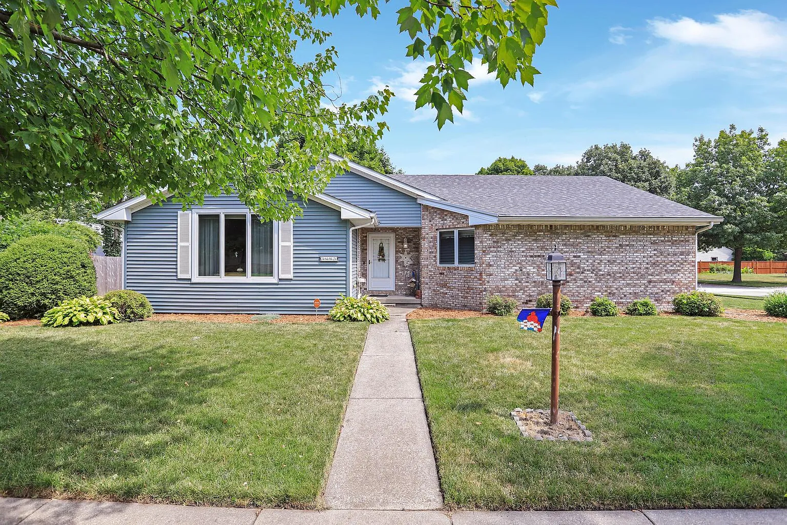 2602 Southwood Dr photo 1