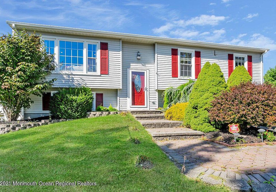 1st image of 105 Conrad Ct