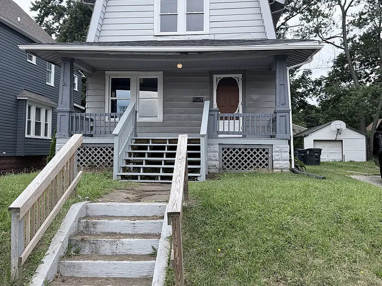 512 Inman St — Photo 1