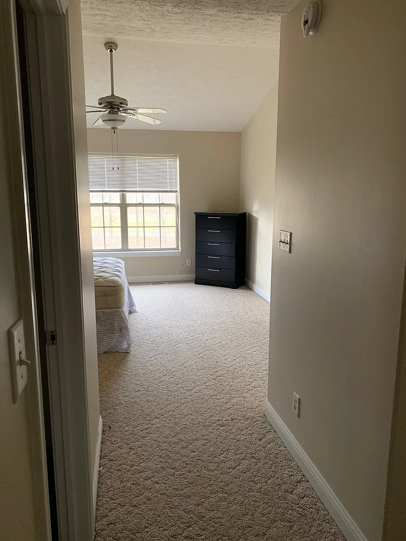 3 bedroom/3.5 bathroom Home Within Walking Distance to Campus! — Photo 4
