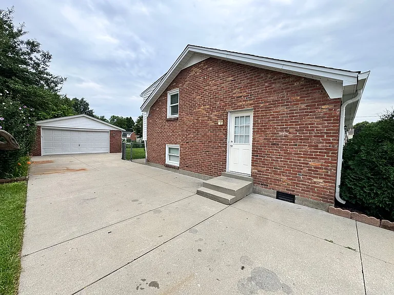 8016 Broadfern Dr — Photo 59