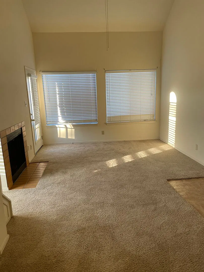 2 bedroom 2 full bath loft condo, washer and dryer included — Photo 4
