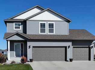 5459 48th Ave S, Fargo, ND 58104