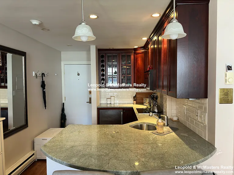 82 Chestnut St #21 — Photo 7