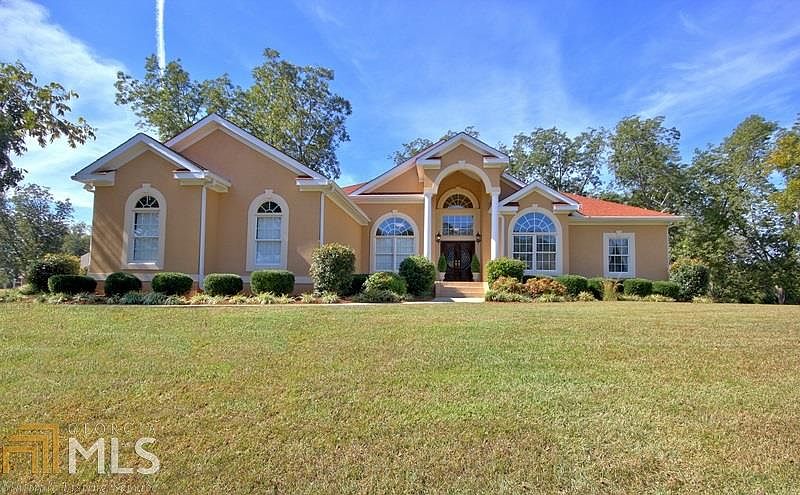 1st image of 20 Lake Park Dr