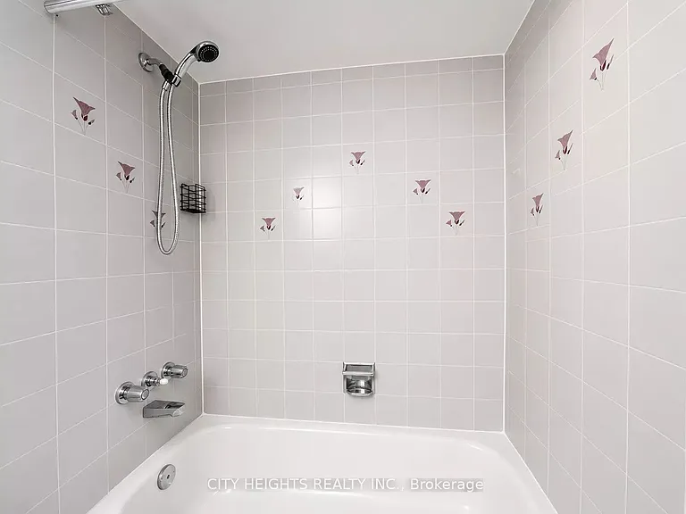 164 Daniels Cres — Photo 17