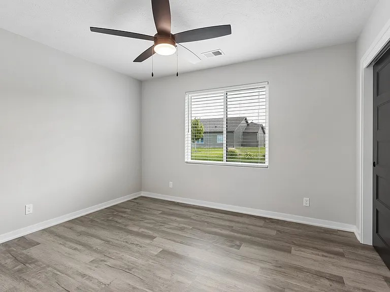 11723 S 125th St #2 — Photo 18