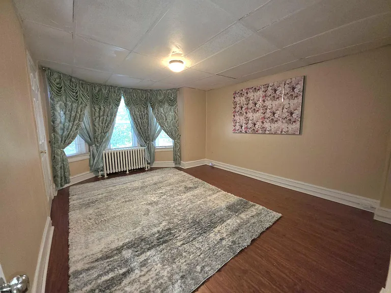 604 N Indiana Ave — Photo 18