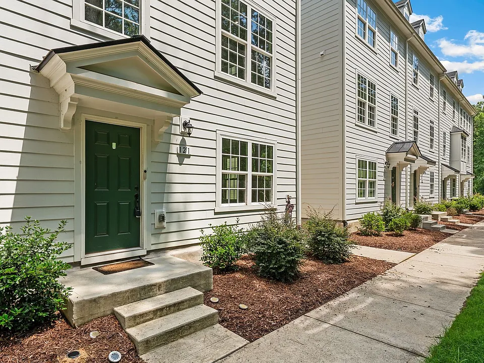 121 Callowhill Ln