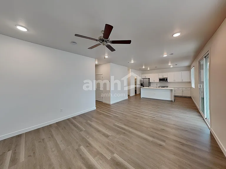 4540 S 98th Ln — Photo 6