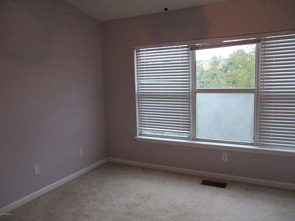 4th image of 3684 Summerlin Ln E