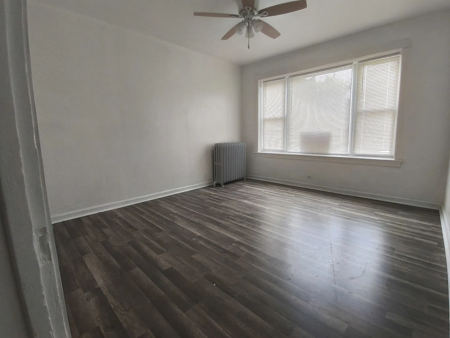 3 bed, 1100 sqft, $1,400 — Photo 2
