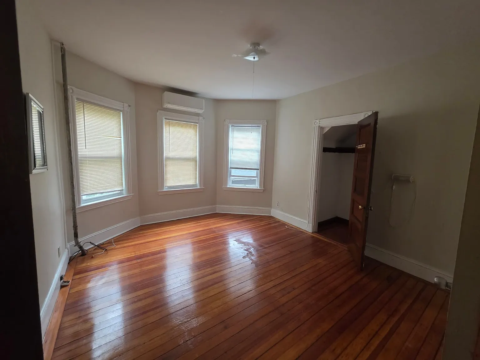 3 bed, 1300 sqft, $1,200 — Photo 3