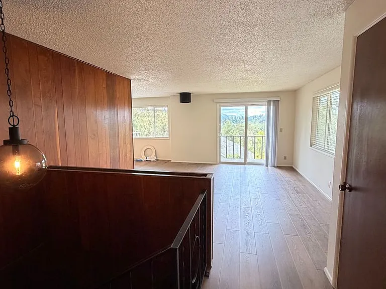 2610 Elinor St — Photo 7