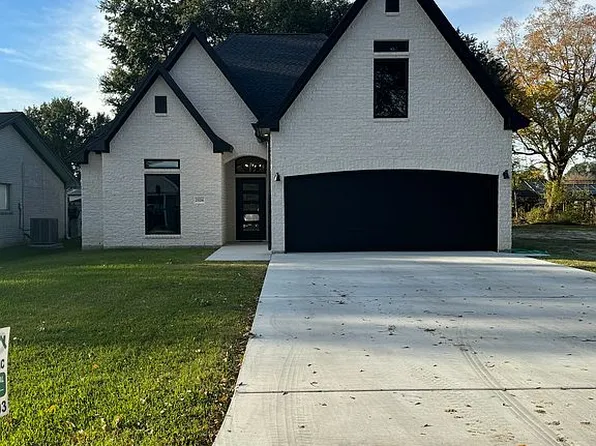 2526 10th St, Port Neches, TX 77651