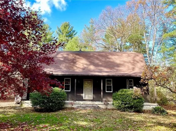 72 Blackinton Dr, Glocester, RI 02814