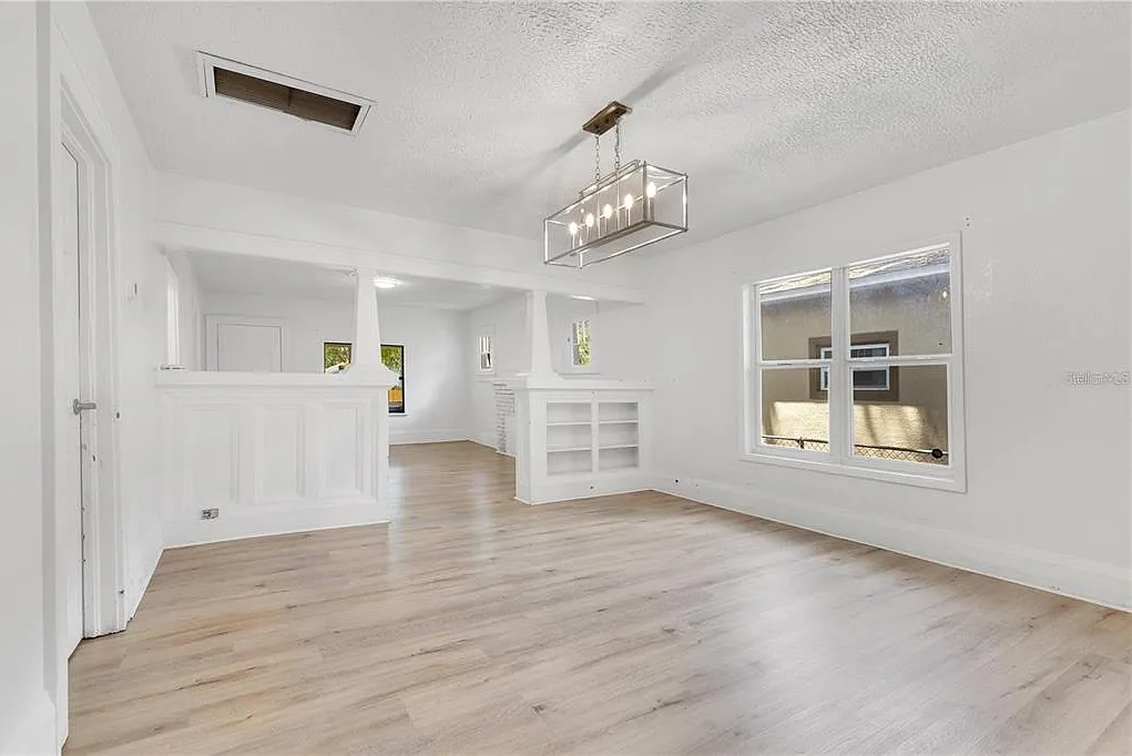 4 bed, 1.0 bath, 1252 sqft, $2,200 — Photo 3