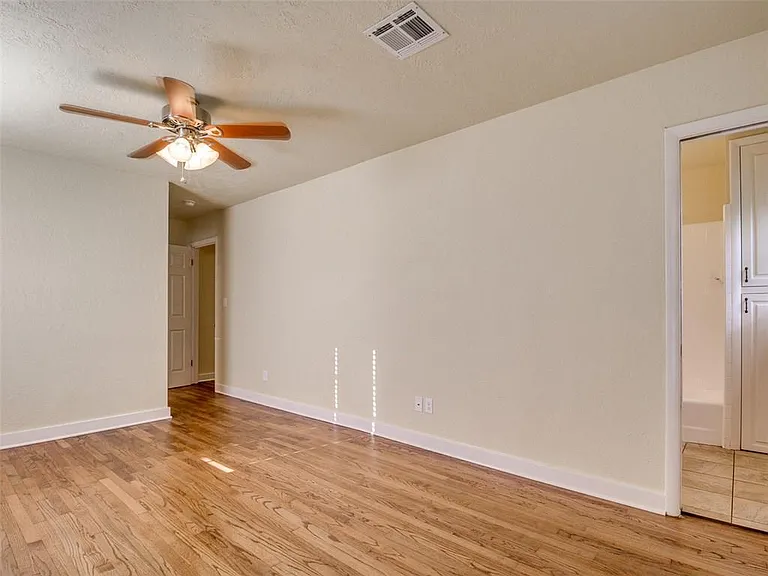 1001 Missouri St — Photo 6
