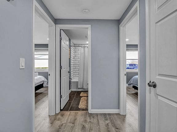 2nd image of 2719 Oppenheim Ct APT 4