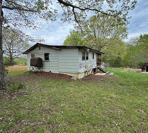 3rd image of 1240 Deepwoods Rd