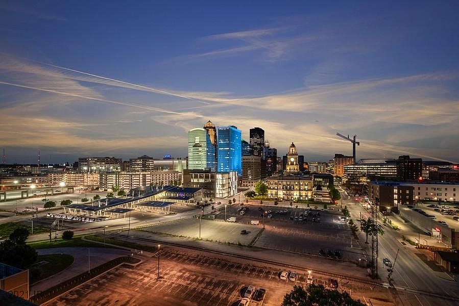 120 SW 5th St UNIT 902, Des Moines, IA 50309 Zillow