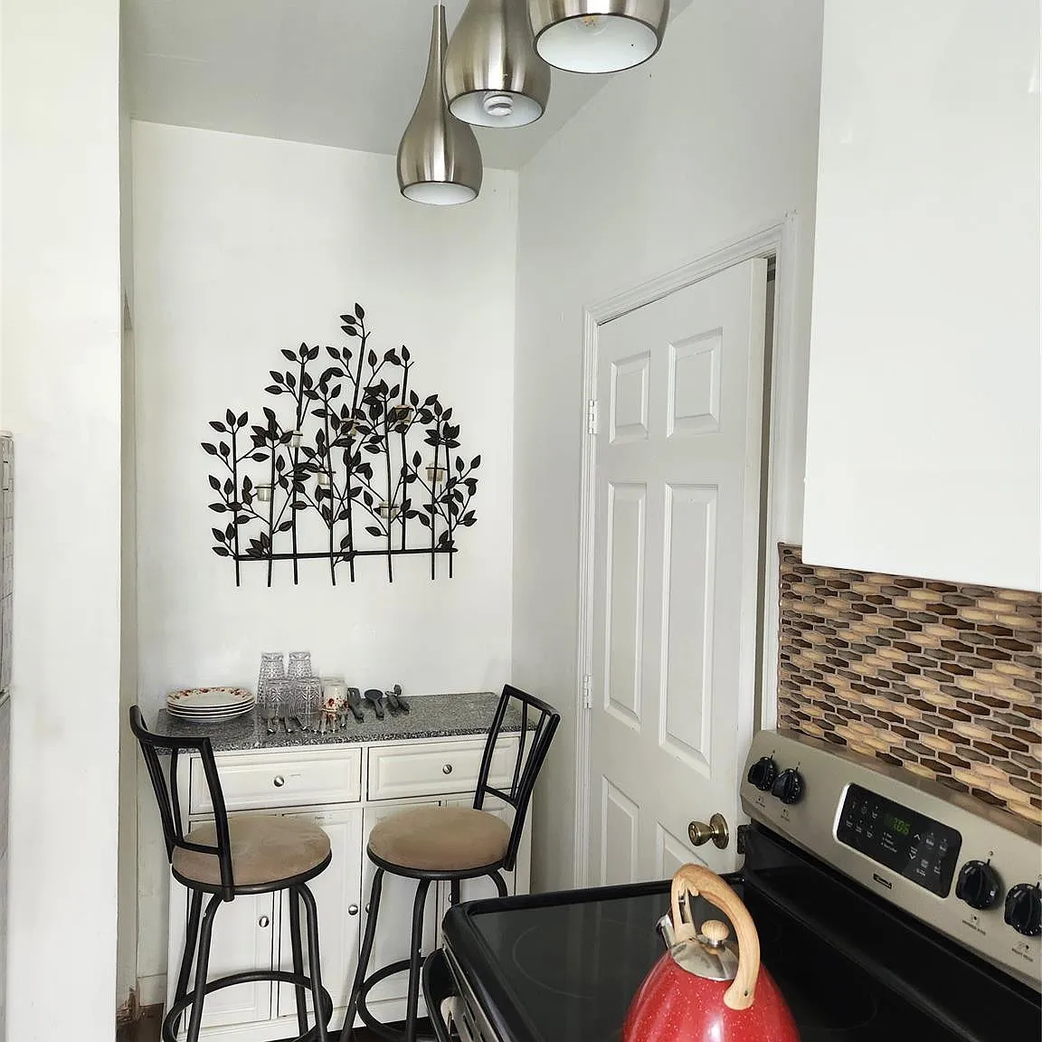 1 bed, 1.0 bath, 1658 sqft, $1,350 — Photo 4