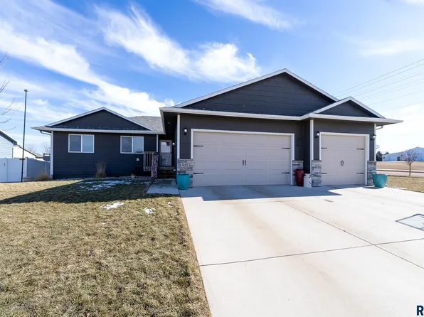 512 S Main Ave, Hartford, SD 57033