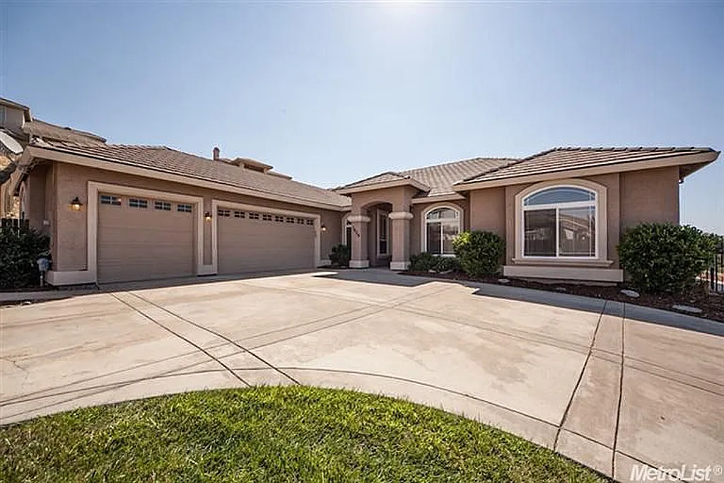 3629 Ventana Ln photo 1