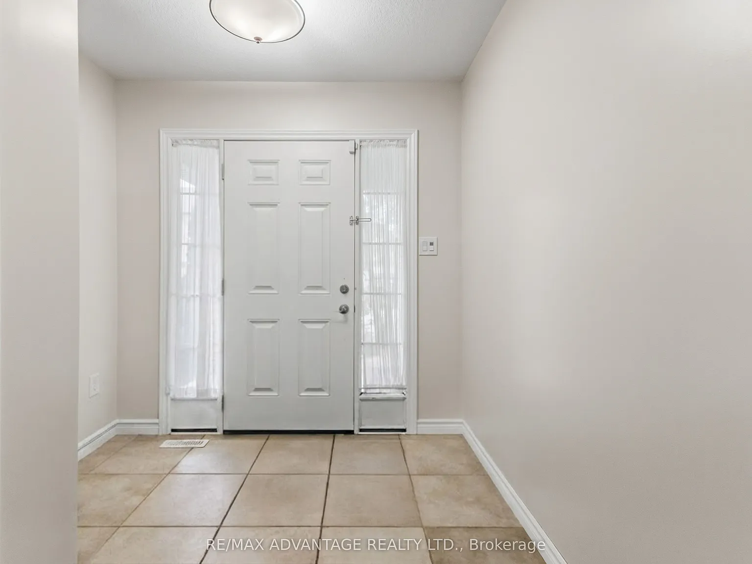 5 bed, $3,900 — Photo 2