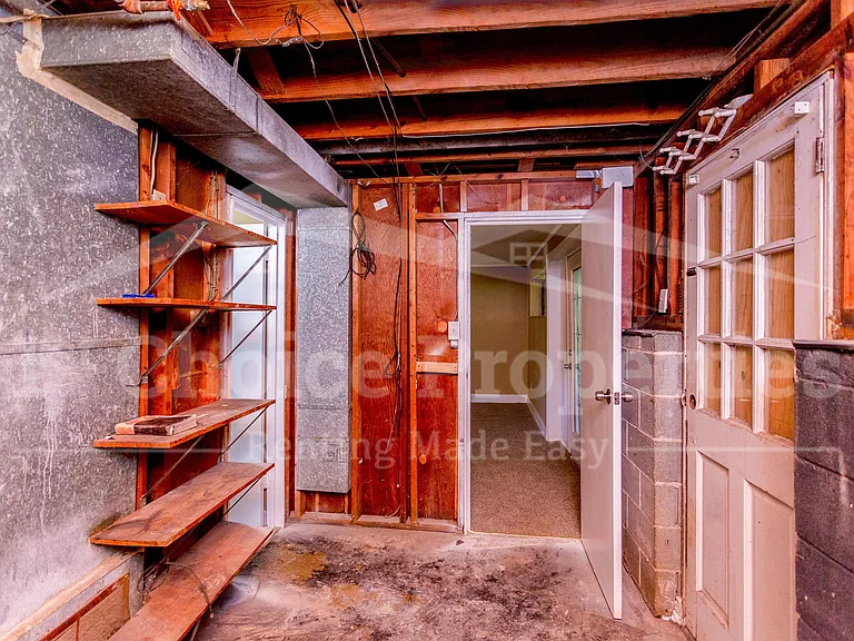 1112 S Gale Dr — Photo 18