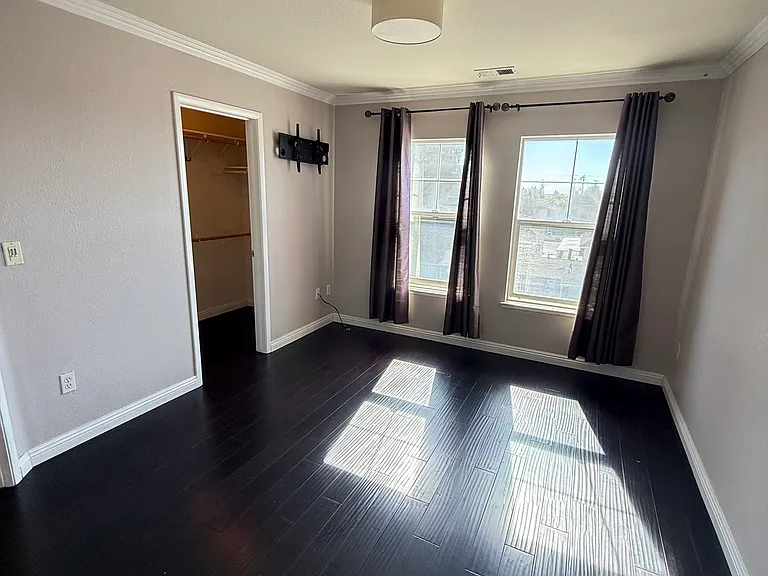 656 Grand Ter — Photo 18