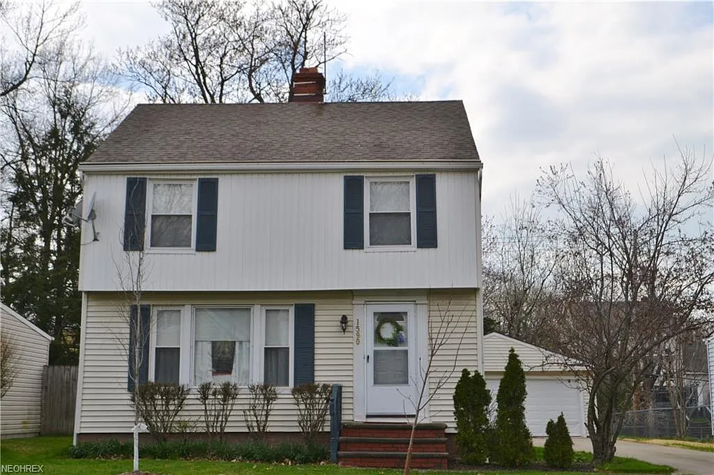 1590 Westdale Rd photo 1