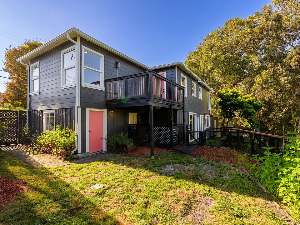 17 Sunset Dr
