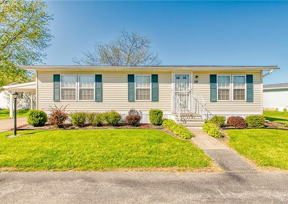 1st image of 28 Dogwood Dr
