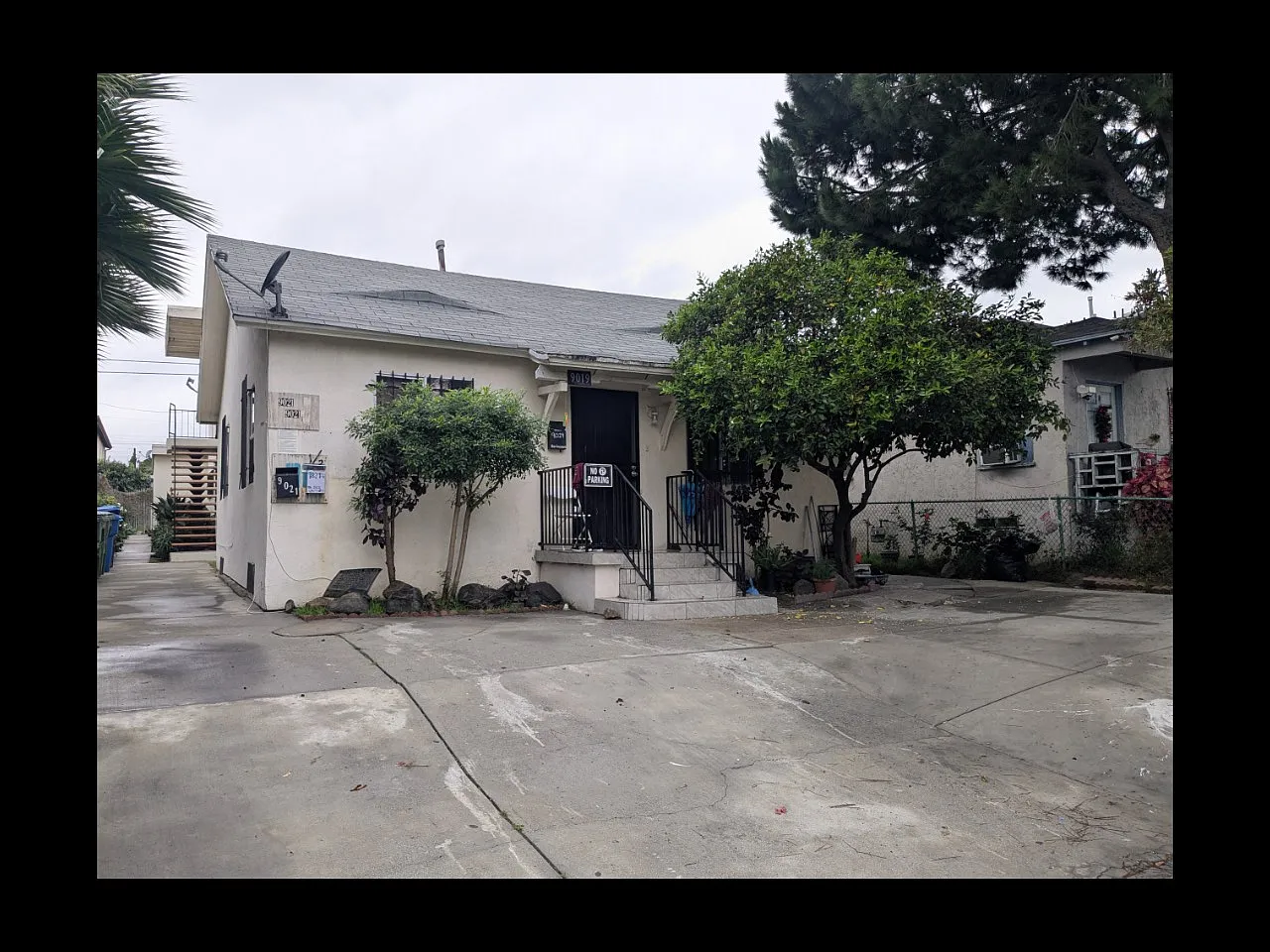 9021 1/2 Baring Cross St — Photo 2