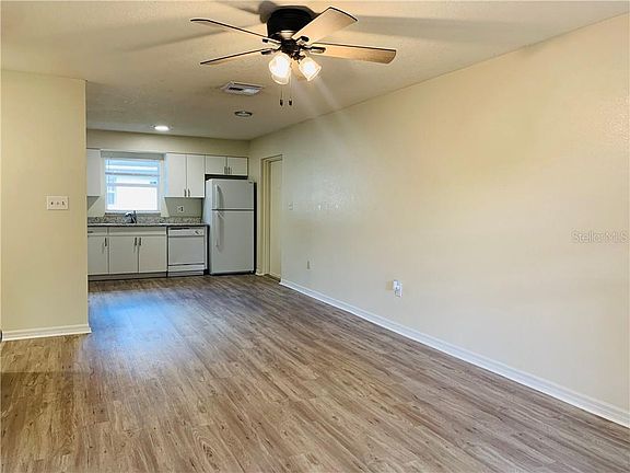 4th image of 3417 Temple St #B