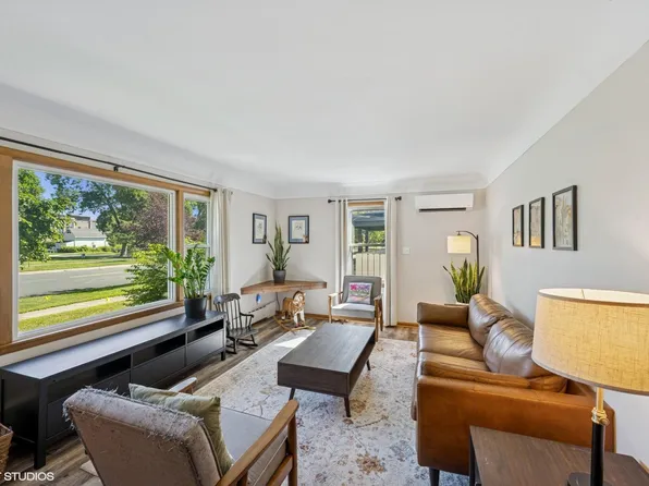 312 6th Ave W, Shakopee, MN 55379