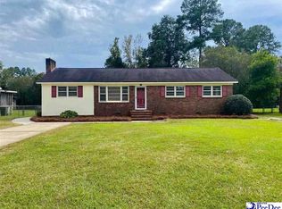 614 Elizabeth Ln, Dillon, SC 29536