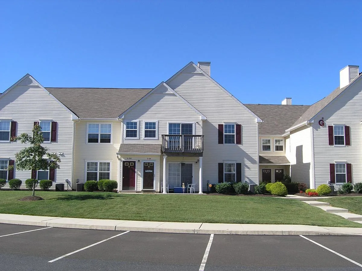 140 Horseshoe Drive — Photo 1