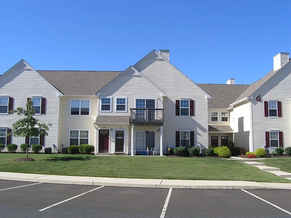 140 Horseshoe Dr