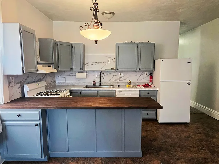 450 Bailey Ave — Photo 30