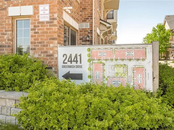 2441 Greenwich Dr #1, Oakville, ON L6M 0S3