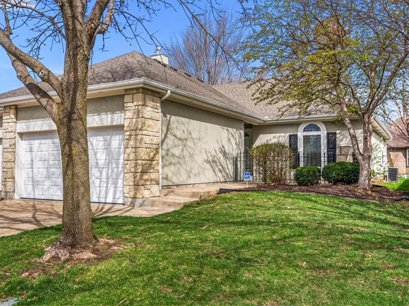 108 SW Robert Younger Dr, Lees Summit, MO 64082