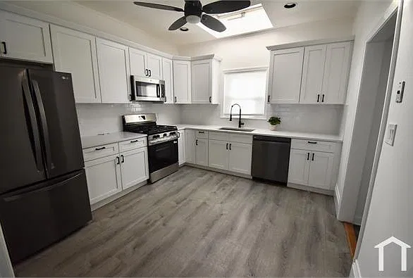 2 bed, $2,900 — Photo 1