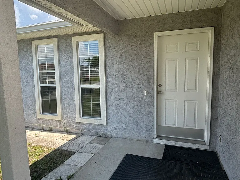 509 Phillips Ct — Photo 2